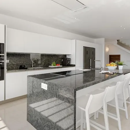 Vila Karat Royal White