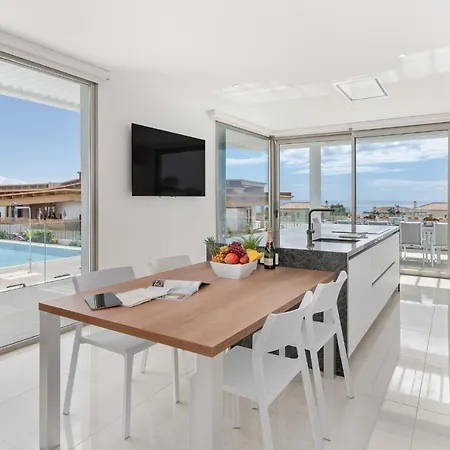Vila Karat Royal White