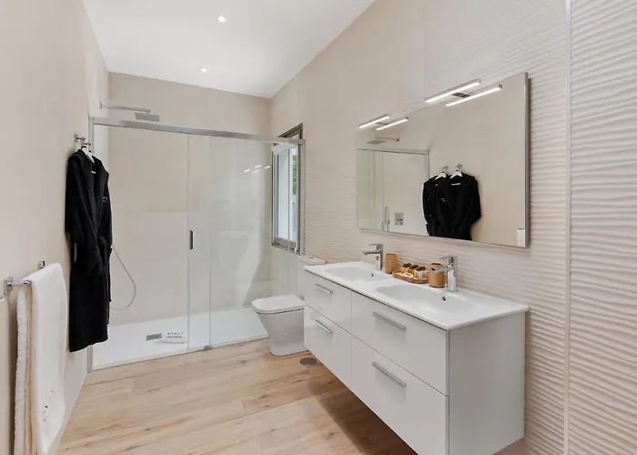 Karat Royal White Villa