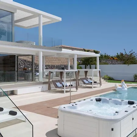 Karat Royal White וילה *