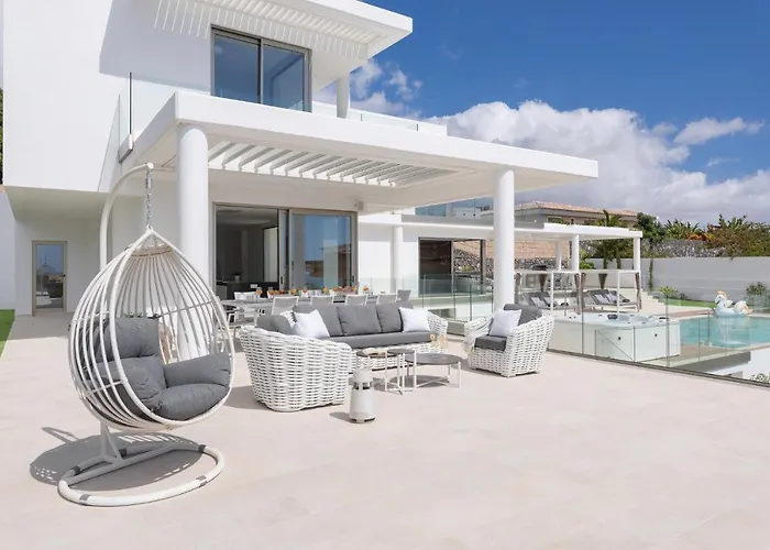 וילה Karat Royal White