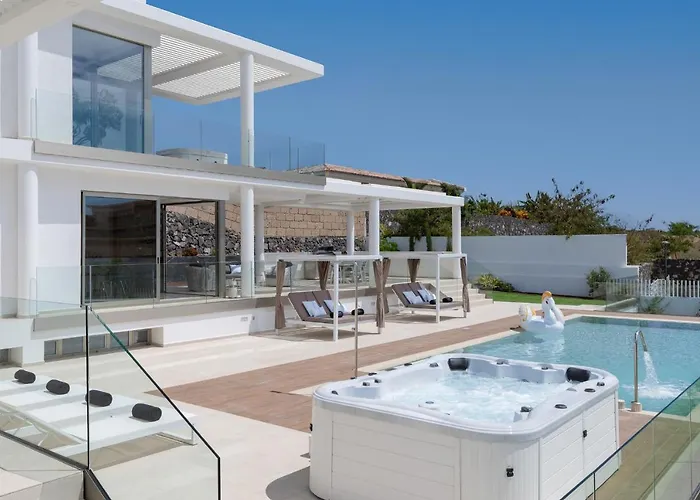 Karat Royal White וילה *