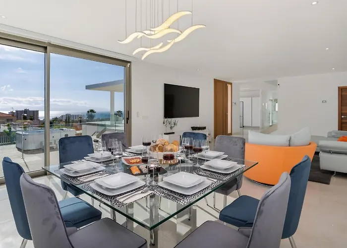 וילה Karat Royal White