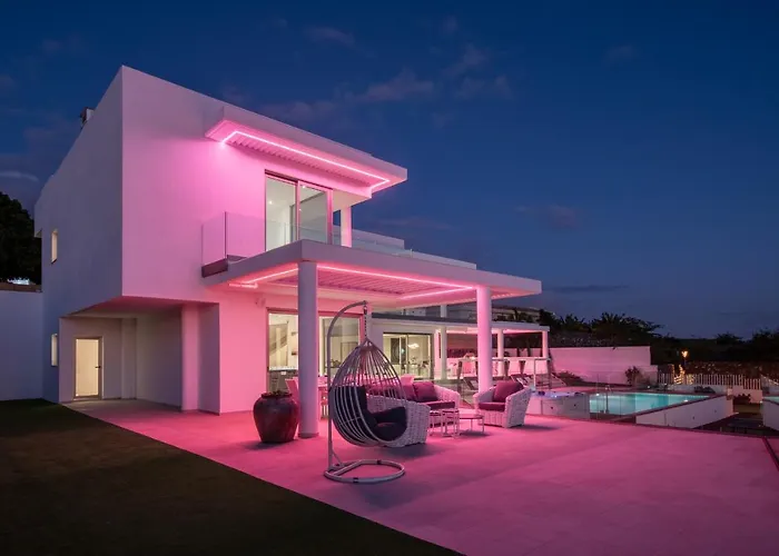 וילה Karat Royal White